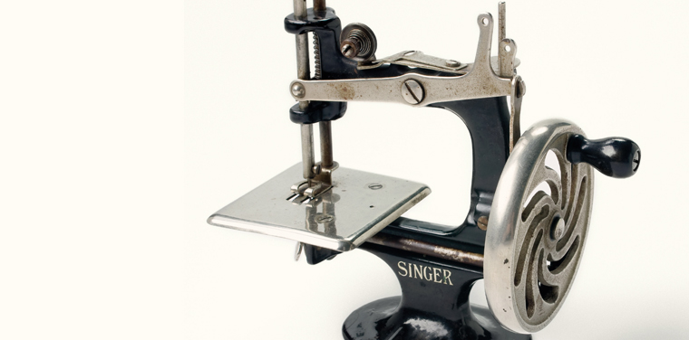 toy singer sewing machine