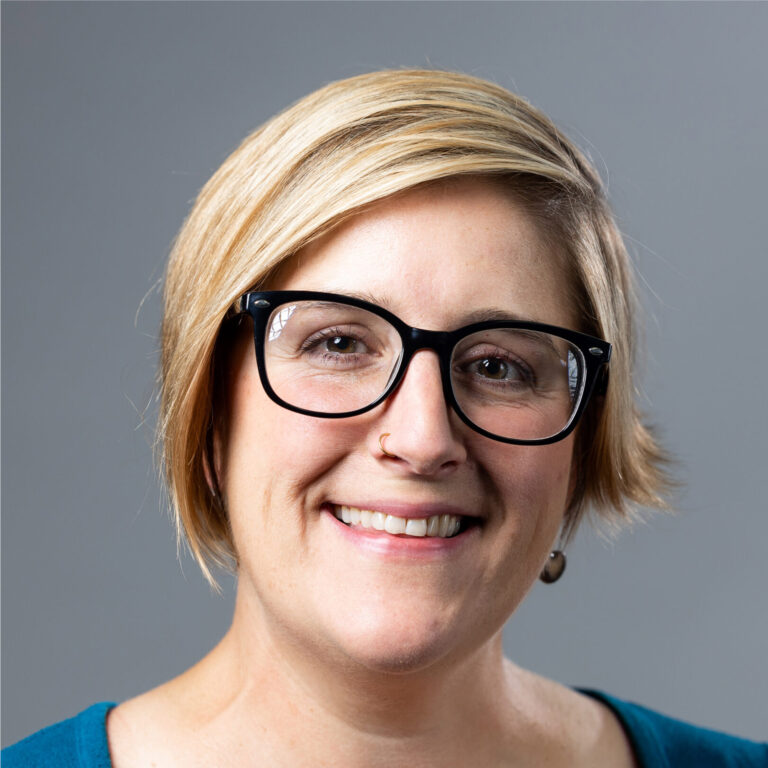 Calleen Carver headshot